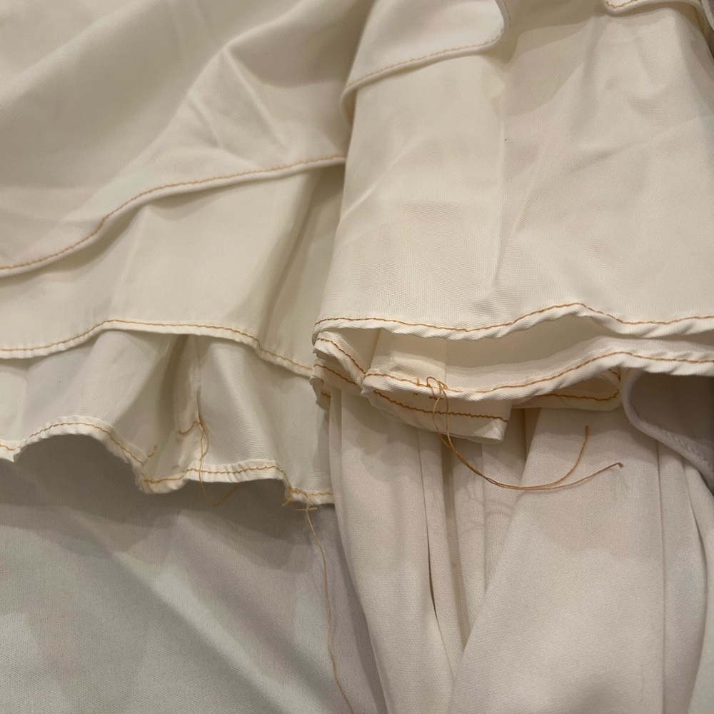 Vintage Ivory Lace Bridal Gown with train no size tag XS? Has union tag 70’s - Picture 11 of 16
